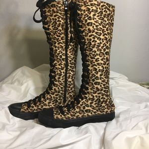 Collection’O Leopard print canvas lace up knee hi